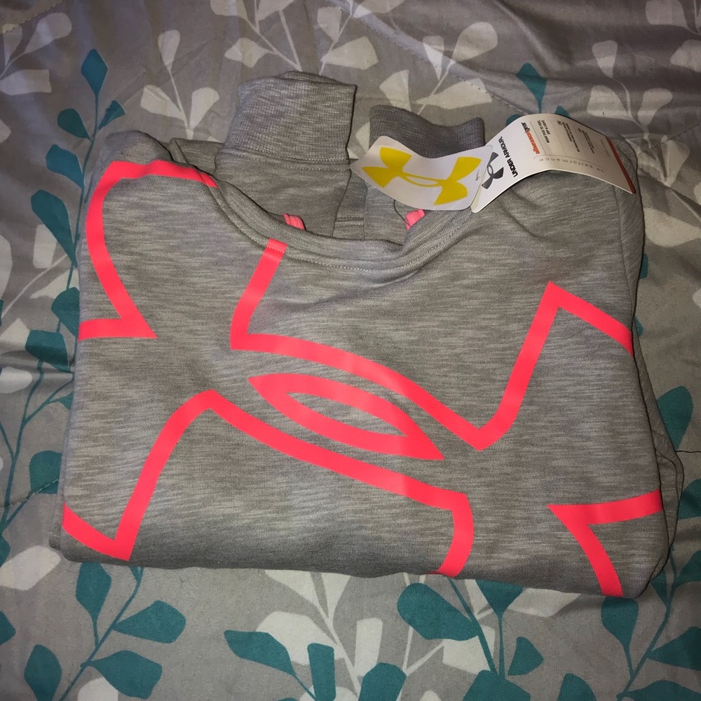 Under Armour NWT grey sweatshirt ❗️HP❗️